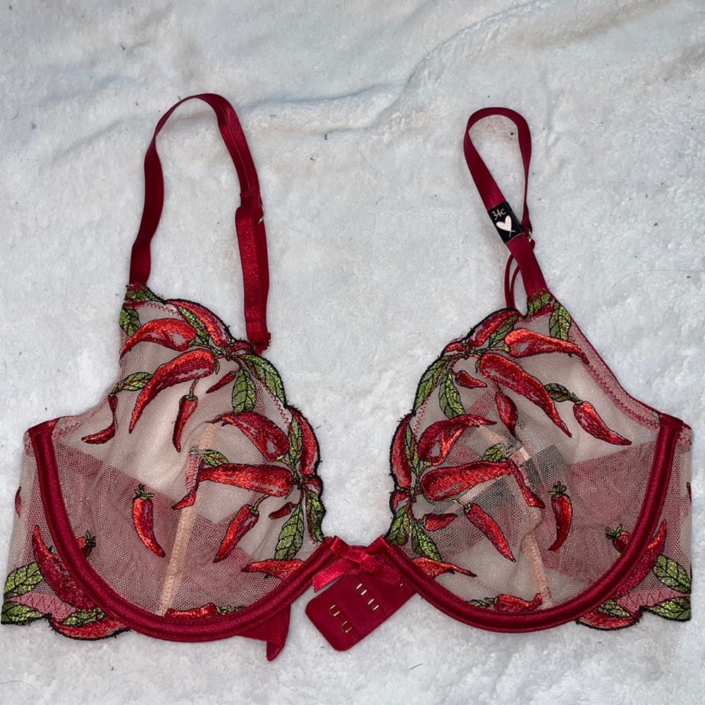 VS Unlined 34C demi bra - Chili print🌶️